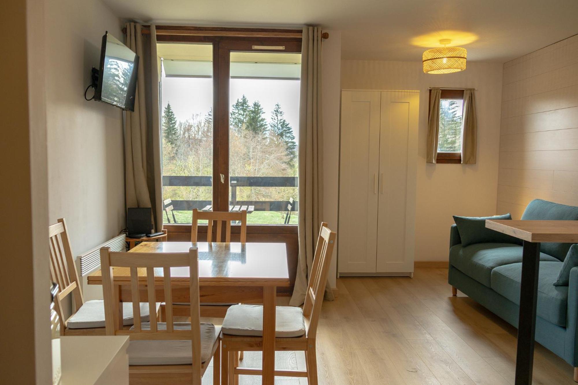 Chaleureux Appartement Avec Balcon Au Coeur Des Rousses 레루스 외부 사진